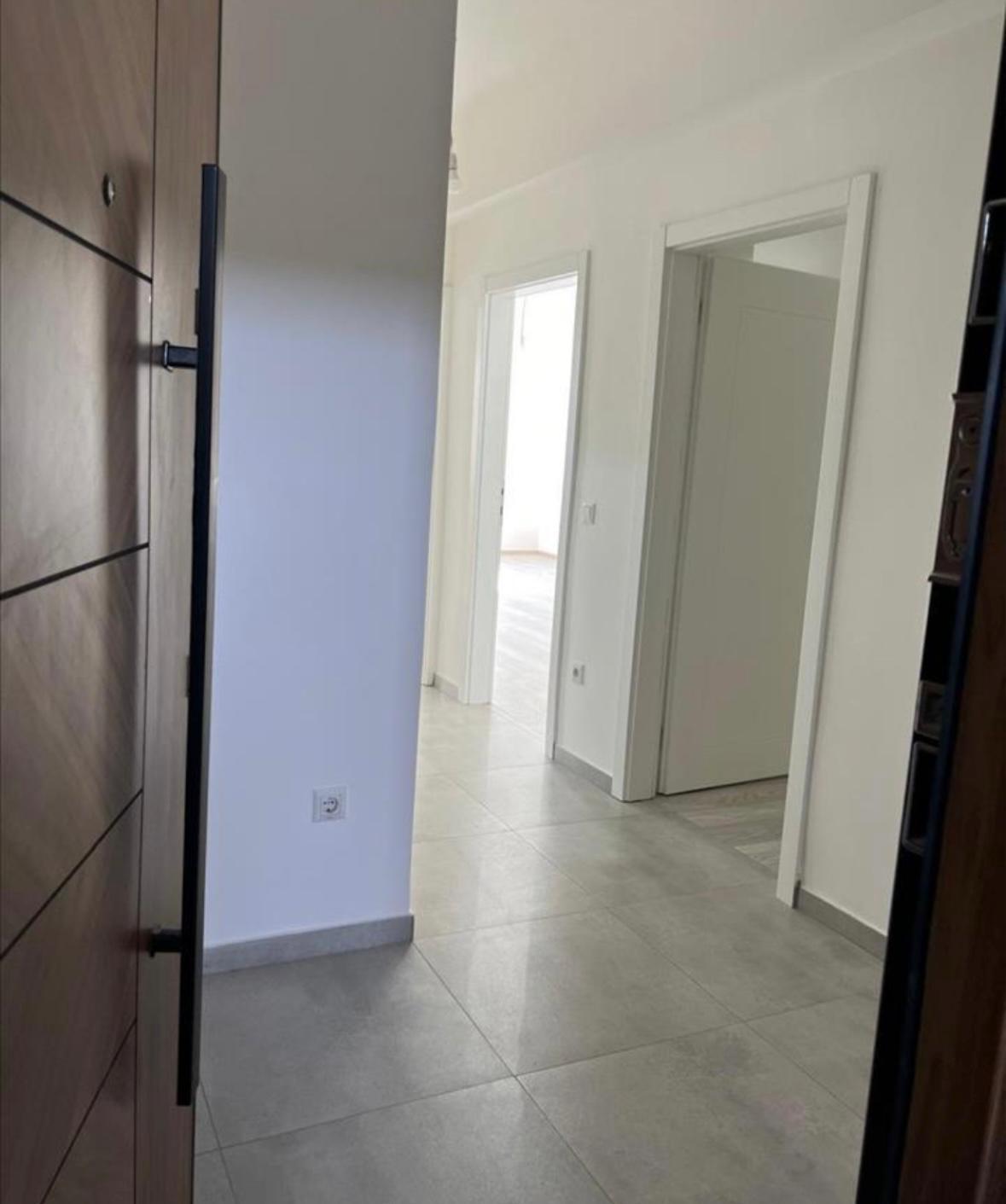 Mavrovka 2-Bed En-suite Apt €600 Empty!