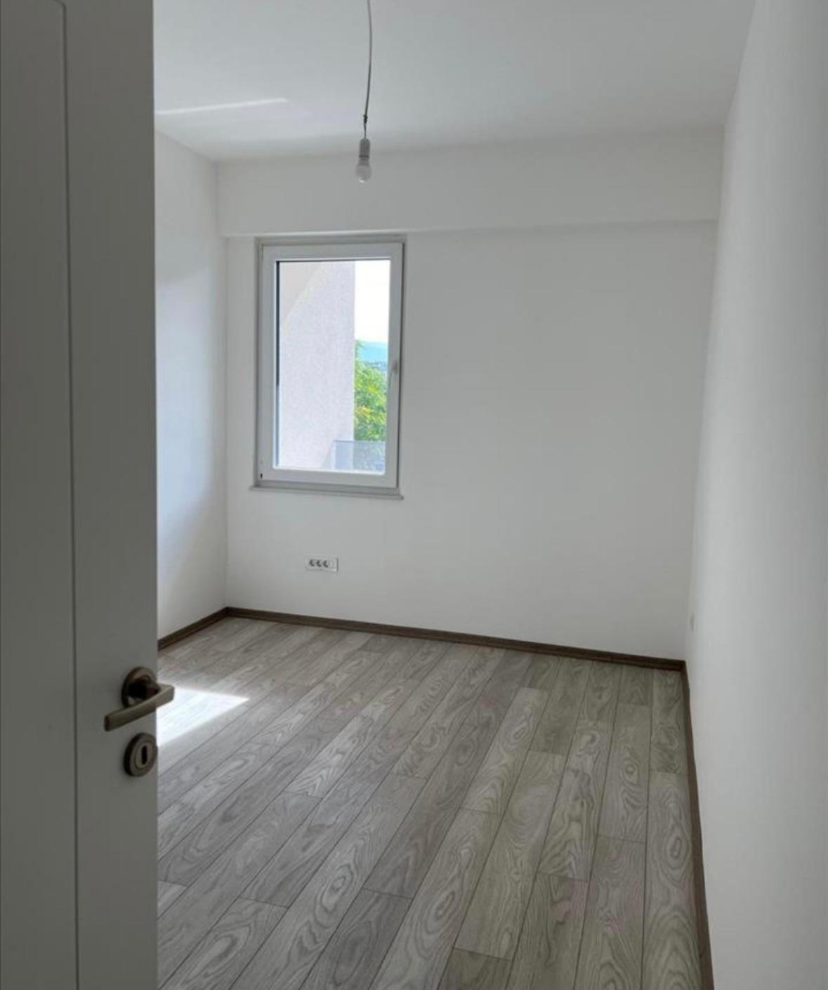 Mavrovka 2-Bed En-suite Apt €600 Empty!