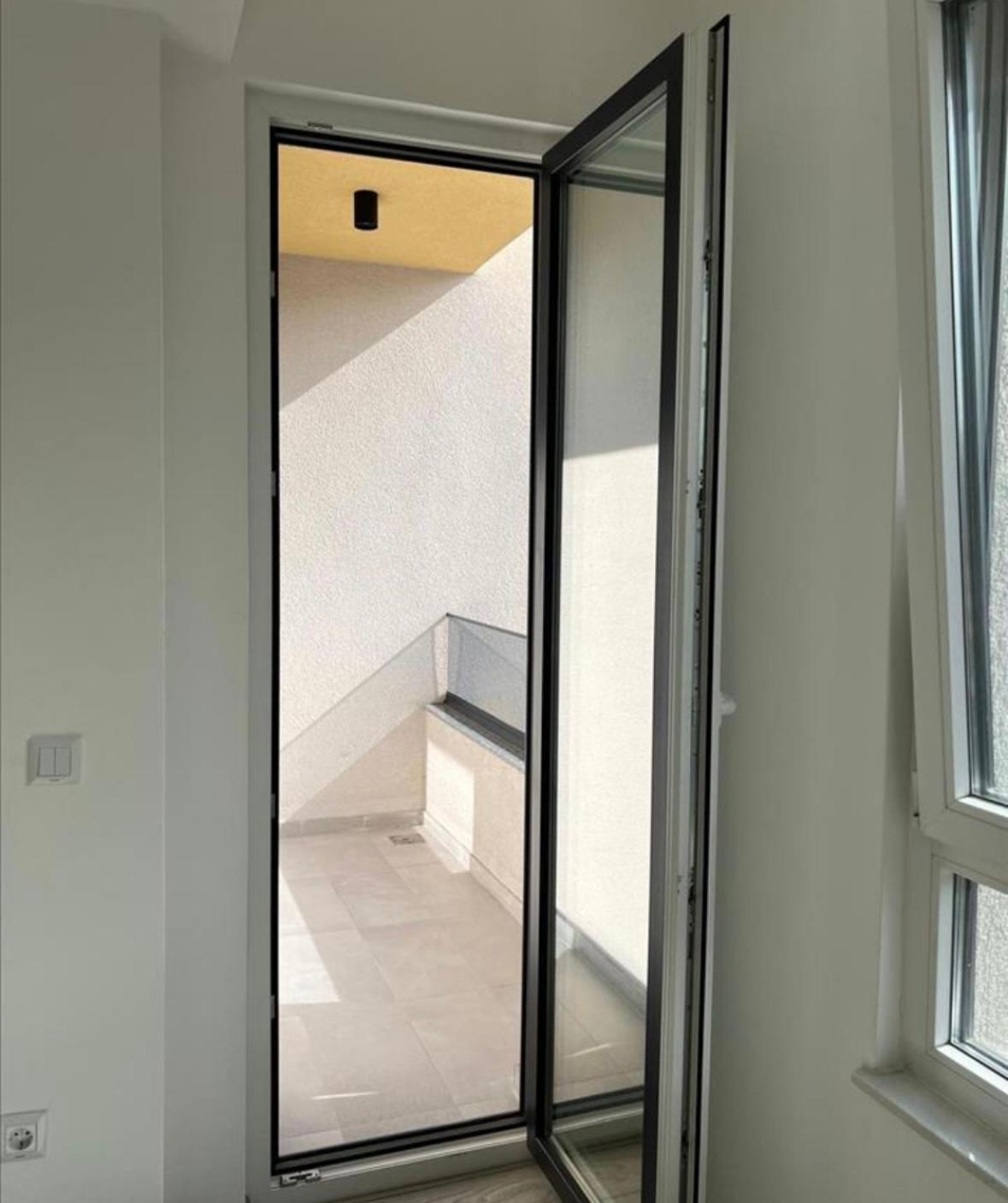 Mavrovka 2-Bed En-suite Apt €600 Empty!