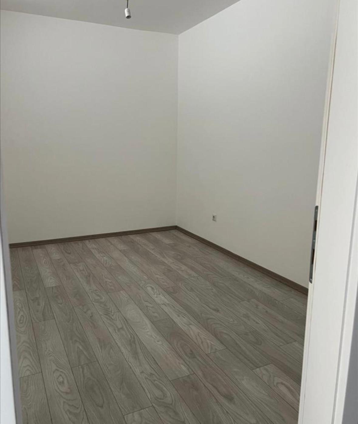 Mavrovka 2-Bed En-suite Apt €600 Empty!