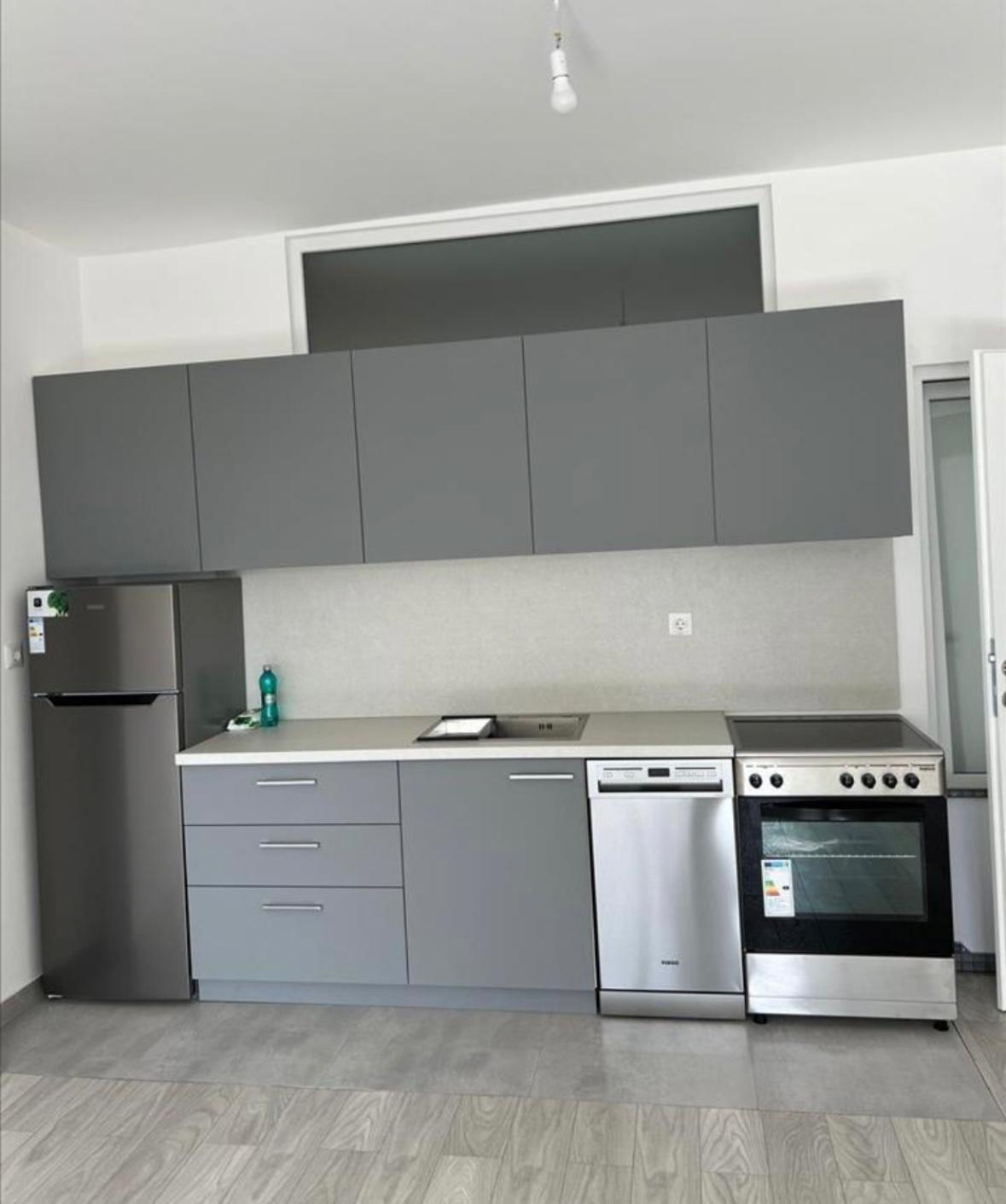 Mavrovka 2-Bed En-suite Apt €600 Empty!