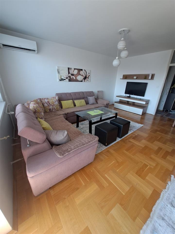 Skopje Center Apt for Rent Macedonia 65m² 2nd Flr €530